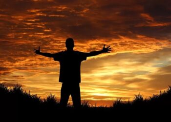 Bahaya Tersembunyi dari Pura-pura Bahagia: Memahami Dampaknya pada Kesehatan Mental