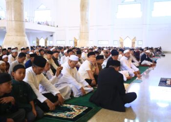 Wali Kota dan Wakil Wali Kota Kotamobagu Sholat Idul Adha di MABM