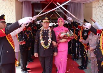 Polres Kotamobagu Gelar Upacara Pedang Pora untuk Melepas AKBP Brammy Tamalihis dan 3 Personil Purna Bhakti