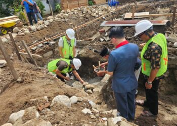 Kepala Kajari Kotamobagu Letakkan Batu Pertama Pembangunan Gedung Kantor Baru