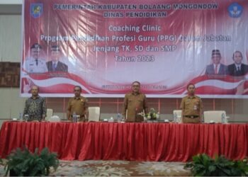 Bupati Limi Mokodompit Resmi Buka Coaching Clinic Program PPG se- Bolmong 