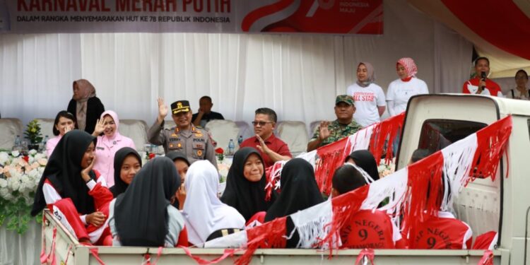 Wakil Wali Kota Kotamobagu Lepas Peserta Karnaval Merah Putih