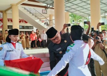 Limi Mokodompit Resmi Kukuhkan 36 Anggota Paskibraka 2023 untuk Peringatan HUT RI ke-78