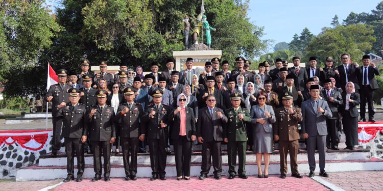 Wali Kota Kotamobagu bersama Wawali dan Forkopimda Ziarah ke TMP