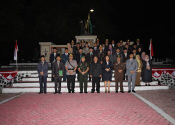 Wawali Nayodo bersama Forkopimda Hadiri Apel Kehormatan dan Renungan di TMP