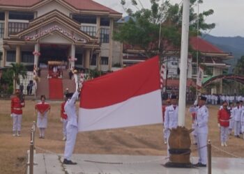 Megahnya Upacara Kemerdekaan ke-78: Paskibraka Bolmong Tahun 2023 Kibarkan Bendera Merah Putih