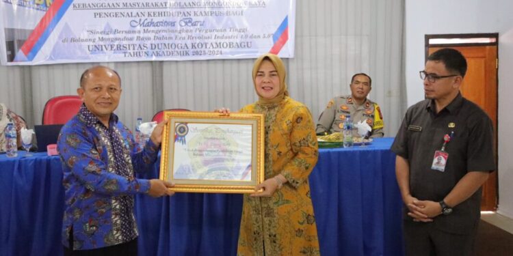 Wali Kota Kotamobagu Terima Penghargaan dari UDK