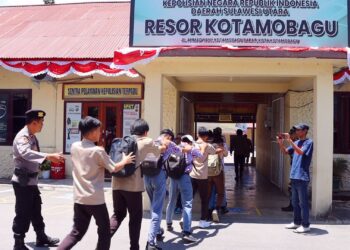 Berkeliaran Saat Jam Sekolah, Puluhan Siswa Terjaring Patroli Gabungan Polres Kotamobagu