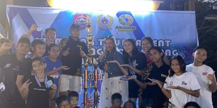 TCW Swimming Club Juara Umum di Kejuaraan Renang Bonebol Cemerlang 2023
