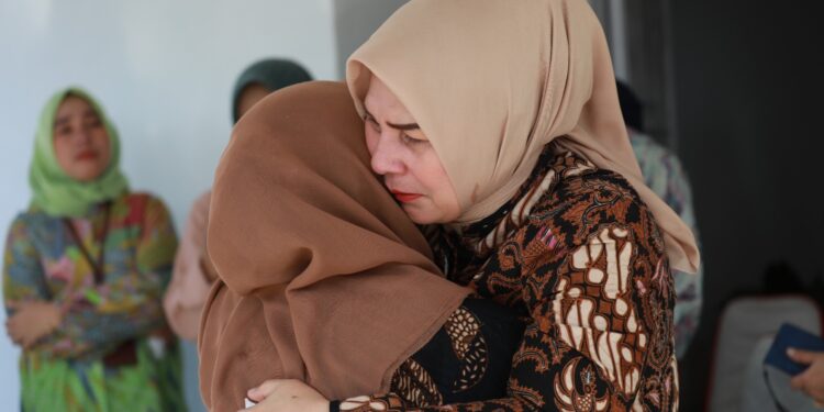 Suasana Haru, Saat Tatong Bara Pimpin Apel Kerja Terakhir Sebelum Purna Tugas