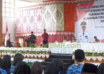 Pj Wali Kota Serahkan SK 299 ASN Pemkot Kotamobagu