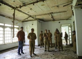 Ditinjau Pj Wali Kota, Dinas PUPR Kotamobagu Lakukan Pembersihan di Eks Rudis Bupati Bolmong