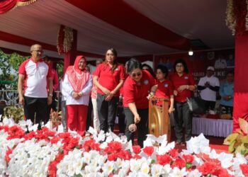 Asripan Nani Hadiri Pencanangan Gebyar Hari Ibu