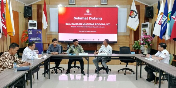 Anggota DPR RI Kamran Muchtar Podomi Berkunjung ke KPU Sulut