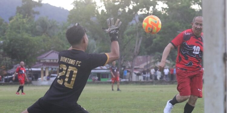 Asripan Nani Cetak Gol di Laga Persahabatan Kotamobagu Melawan Bolmut