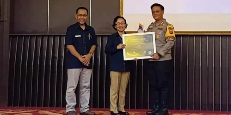 Pengelolaan Anggaran Terbaik, Putra Minsel AKBP Lerry Tutu Terima Penghargaan Dari Kementerian Keuangan