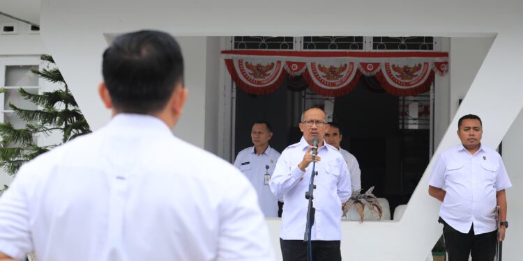 Pj. Wali Kota Kotamobagu Pimpin Apel Pagi dan Penandatanganan Perjanjian Kinerja