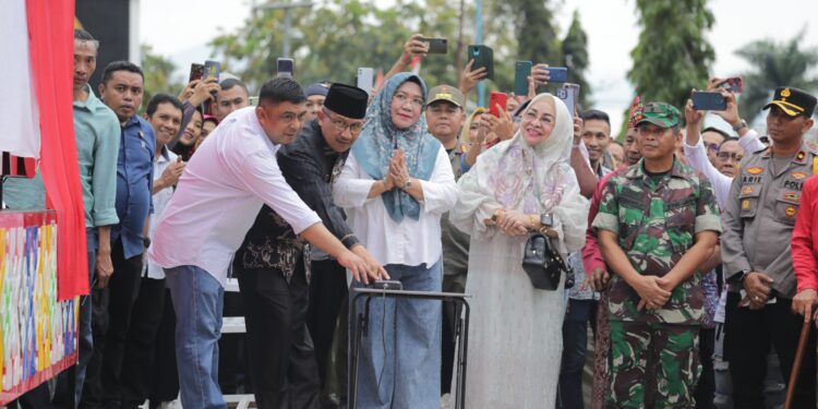 Hadiri Peresmian Alun-alun Boki Hontinimbang, Ketua DPRD Meiddy Makalalag : Ikon Baru Pusat Kegiatan Sosial dan Ekonomi
