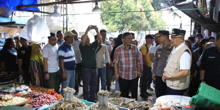 Pj Wali Kota dan Kapolres Kotamobagu Pantau Harga Bahan Kebutuhan Pokok