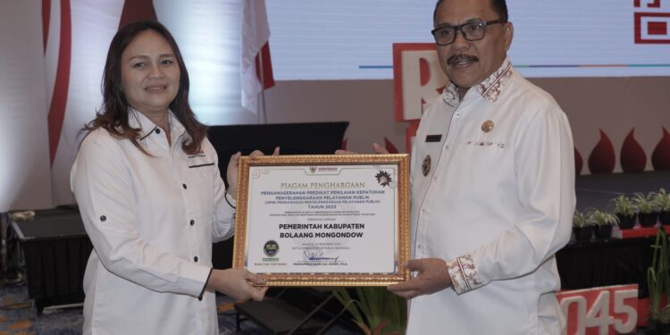Alhamdulillah! Pemkab Bolmong Raih Penghargaan Kualitas Tertinggi Atas Kepatuhan Pelayanan Publik
