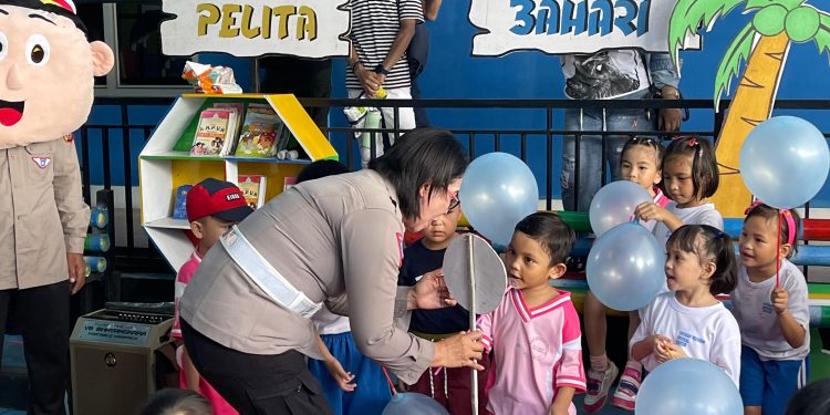 Edukasi Sejak Dini! Polres Bitung Ajak Murid TK Dari Kota Manado Kenalkan Rambu Lalu Lintas
