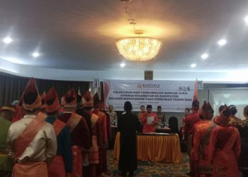 Bawaslu Bolmong Resmi Melantik 45 Anggota Panwascam untuk Pilkada Serentak 2024