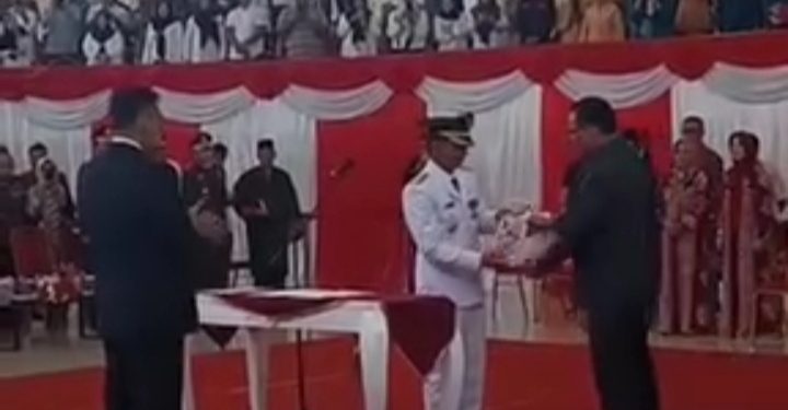 Gubernur Sulut Lantik Jusnan Mokoginta sebagai Pj Bupati Bolmong Gantikan Limi Mokodompit