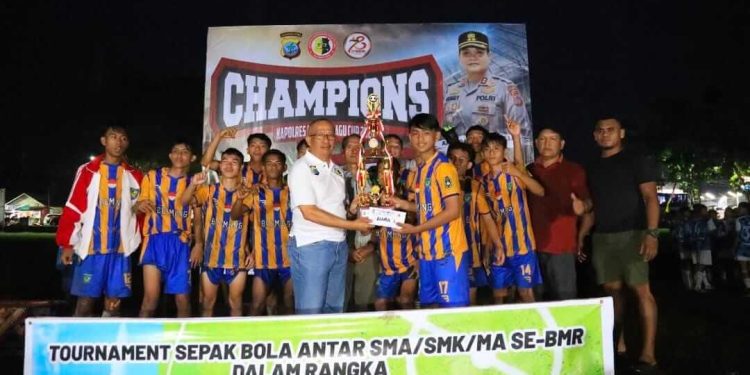 Pj Wali Kota Kotamobagu Tutup Turnamen Sepak Bola Kapolres Cup