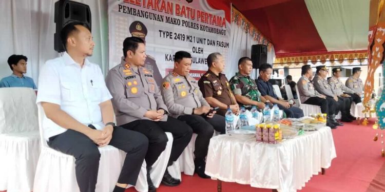 Sekda Hadiri Peletakan Batu Pertama Pembangunan Mako Polres Kotamobagu