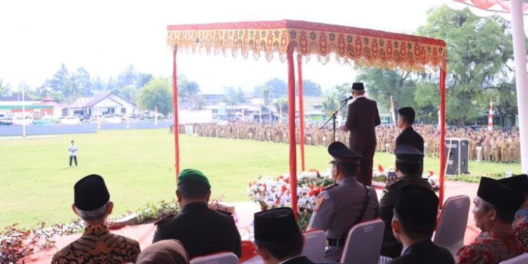 Pj Wali Kota Kotamobagu Bacakan Pidato Menteri Pendidikan di Upacara Hardiknas 2024