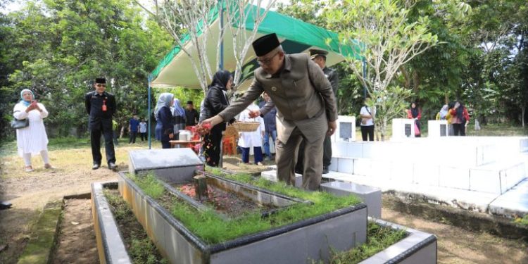 Pj Wali Kota Kotamobagu dan Forkopimda Ziarah ke Makam Raja dan Mantan Kepala Daerah