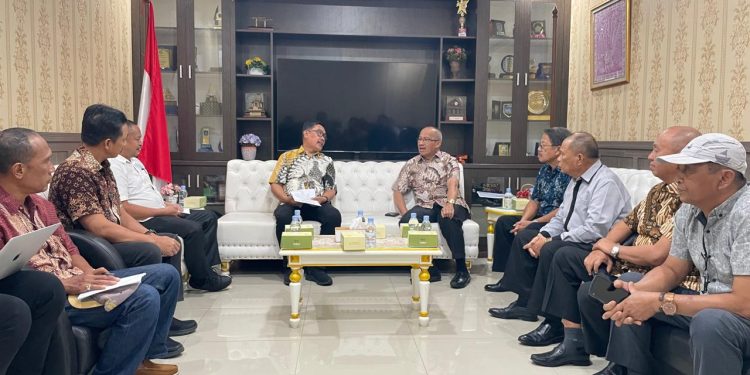 Upayakan Rehabilitasi Stadion Gelora Ambang, Pj Asripan Nani Kunjungi Kemenpora