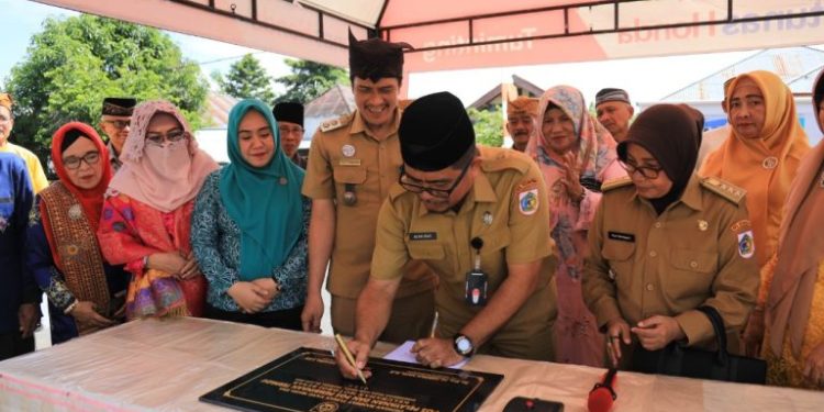 Wakili Pj Wali Kota, Agung Adati Resmikan Pasar Binarundak di Motoboi Besar