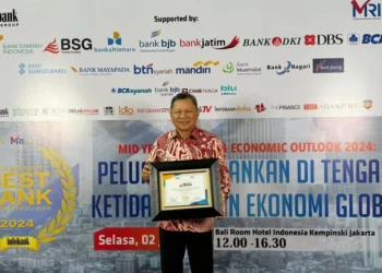 Luar Biasa! Revino Pepah Bawa BSG Raih Penghargaan The Best SMS Banking Tahun 2024 versi Infobank dan MRI