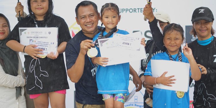 Anggrainy Putri Haryanto Bibisa, Bintang Muda di Kejuaraan Renang Pemula