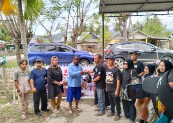 Alumni SMK Cokroaminoto Serahkan Bantuan Pasca Banjir di Gorontalo