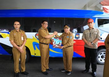 Penjabat Wali Kota Kotamobagu Serahkan Bus Bantuan untuk IPDN Kampus Sulawesi Utara