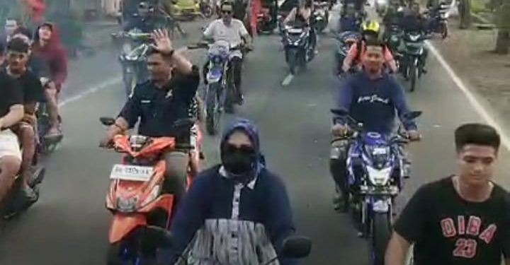 Diusung Nasdem dan PPP,  Penjemputan Pasangan MESRA Diwarnai Bendera PDIP