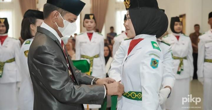 Pj Bupati Jusnan Mokoginta Kukuhkan 36 Anggota Paskibraka Angkatan Tahun 2024