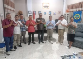 Pasangan ‘Balon’ Bupati Limi Mokodompit dan Welty Komaling Silaturahmi ke Kantor Sinode GMIBM