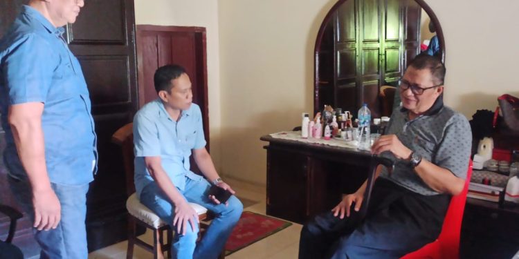 Kunjungi Warga Sakit, Pasangan ‘The Winner’ Buktikan Kepedulian di Tengah Agenda Kampanye