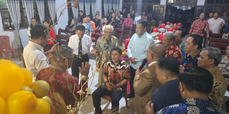 LIMI-WELTY Didoakan Oleh Pendeta-Pendeta GPDI Dumoga Raya