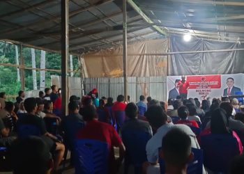 Dapat Sambutan Hangat, Limi-Welty Siap Buka Akses Jalan Kebun untuk Petani Nenas