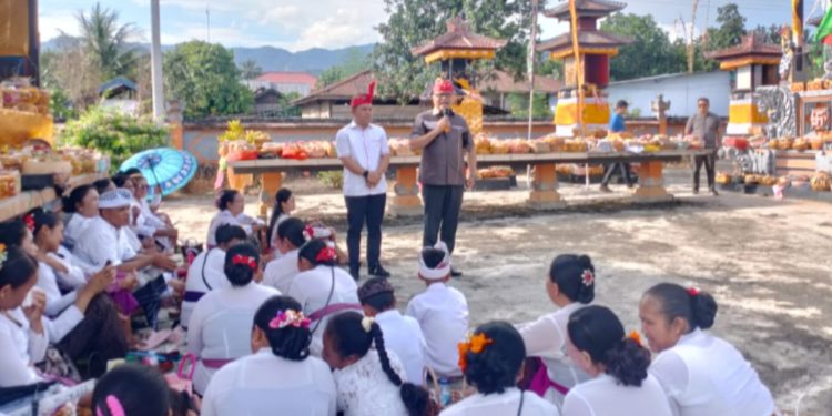 Sambangi Umat Hindu di Desa Mopugad, Limi-Welty Komitmen Perkuat Kerukunan Umat Beragama di Bolmong