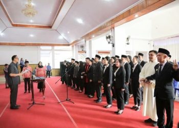 Sekda Kotamobagu Lantik 30 Pejabat Fungsional Auditor Ahli Pertama