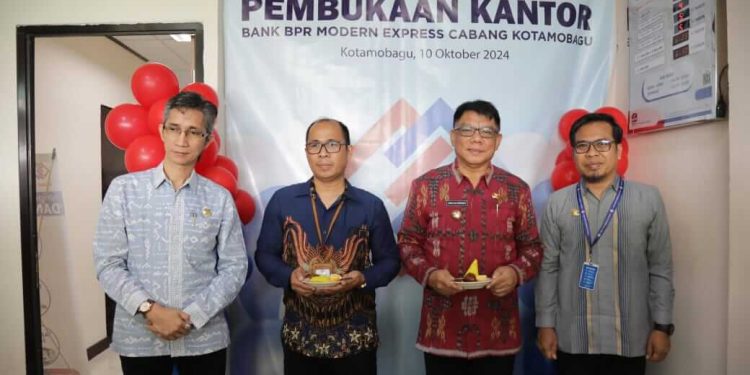 Pj. Walikota Hadiri Peresmian Kantor BPR Modern Express Kotamobagu