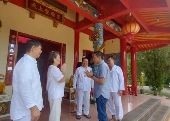 dr. Weny Gaib Sambangi Klenteng Tian Shang Shen Mu Khung Kotamobagu