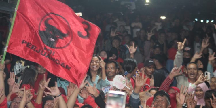 Antusiasme Tinggi Warnai Kampanye Dialogis Limi Mokodompit dan Welty Komaling di Desa Lolan