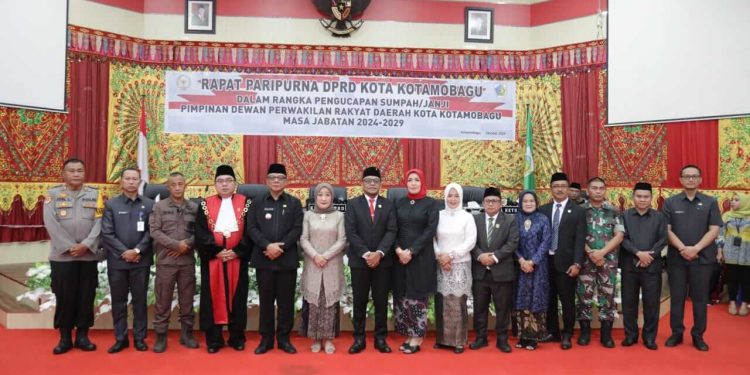 Pj. Walikota Hadiri Paripurna Pengucapan Sumpah Janji Pimpinan DPRD Kotamobagu 2024–2029