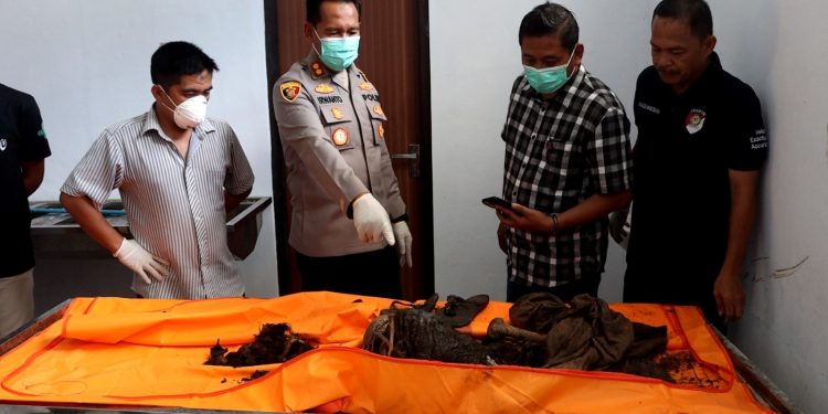 Penemuan Mayat di Desa Bilalang II: Kapolres Kotamobagu Turunkan Tim Inavis Untuk Evakuasi dan Pengumpulan Bukti